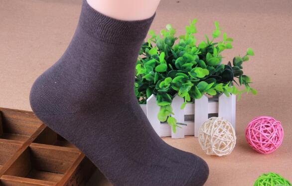 竹纤维袜子的优缺点 竹纤维袜子好还是纯棉袜子好 竹纤维袜子真的防臭吗